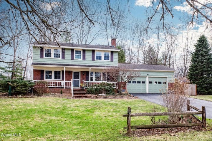 16 Conver Drive, Saratoga Springs, NY, photo 1