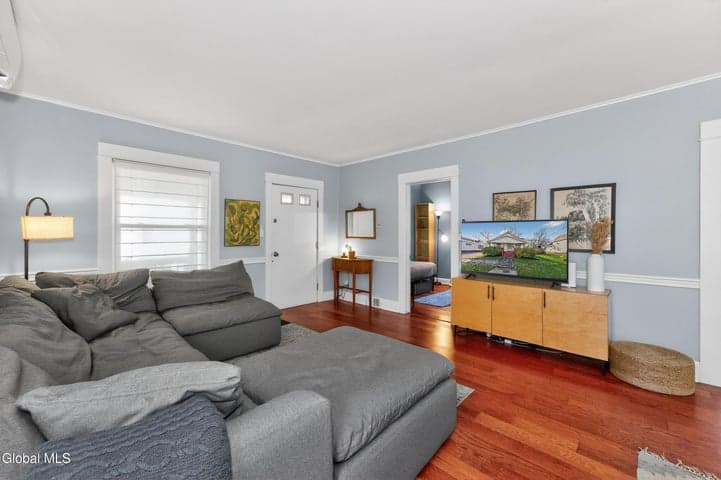 1076 Regent Street, Niskayuna, NY, photo 5