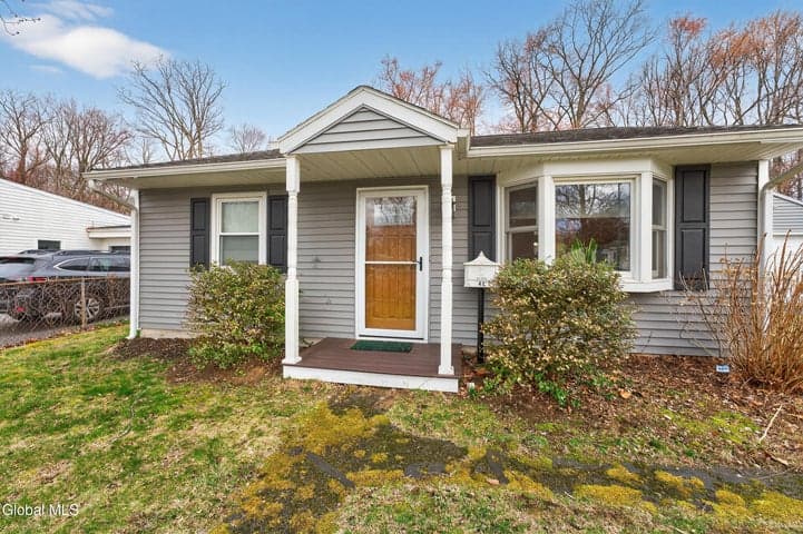 41 Vics Court, Colonie, NY, photo 4