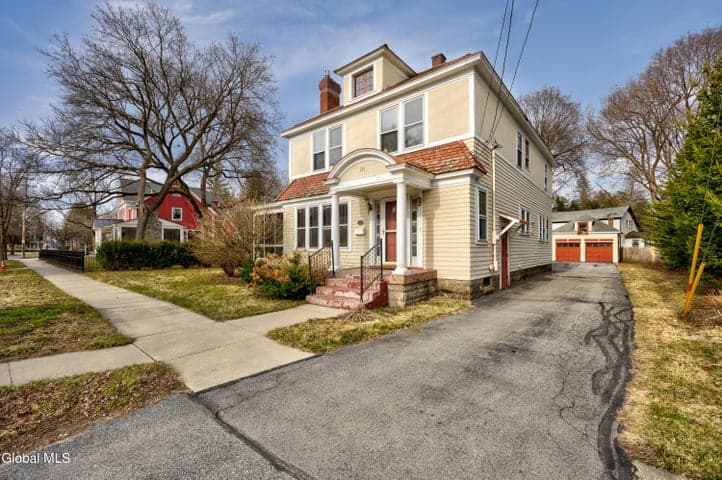 136 Nelson Avenue, Saratoga Springs, Inside, NY, photo 2