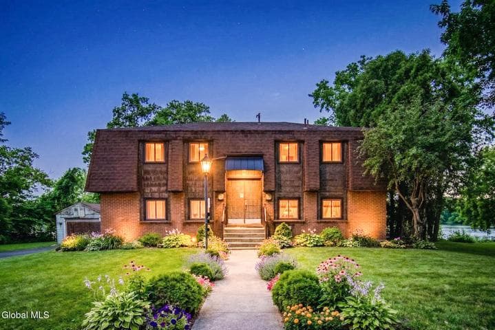31 Riverside Avenue, Rensselaer, NY, photo 2
