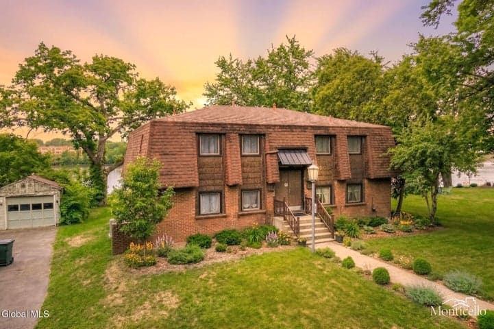 31 Riverside Avenue, Rensselaer, NY, photo 1
