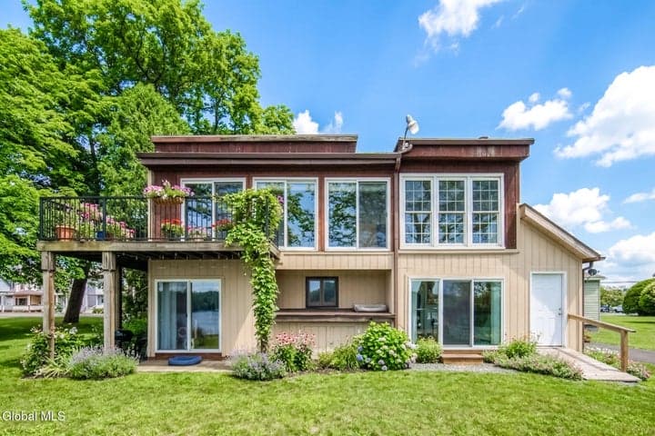 31 Riverside Avenue, Rensselaer, NY, photo 3