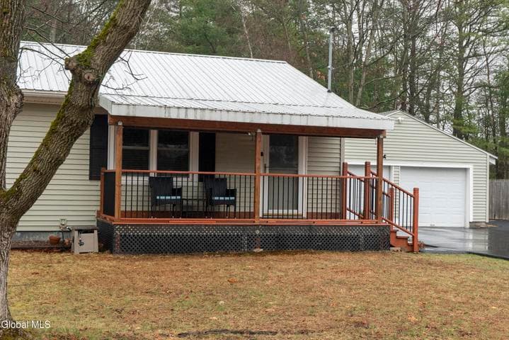 18 Pinewood Road, Queensbury, NY, photo 3