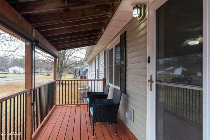 18 Pinewood Road, Queensbury, NY, photo 4
