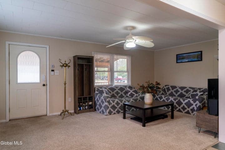 18 Pinewood Road, Queensbury, NY, photo 5