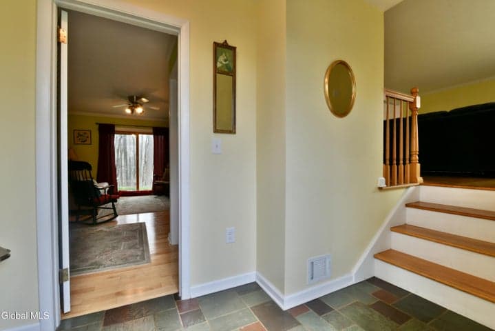 13 Arnold Drive, Clifton Park, NY, photo 4
