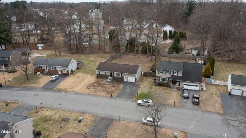 18 Melissa Court, Colonie, NY, photo 4