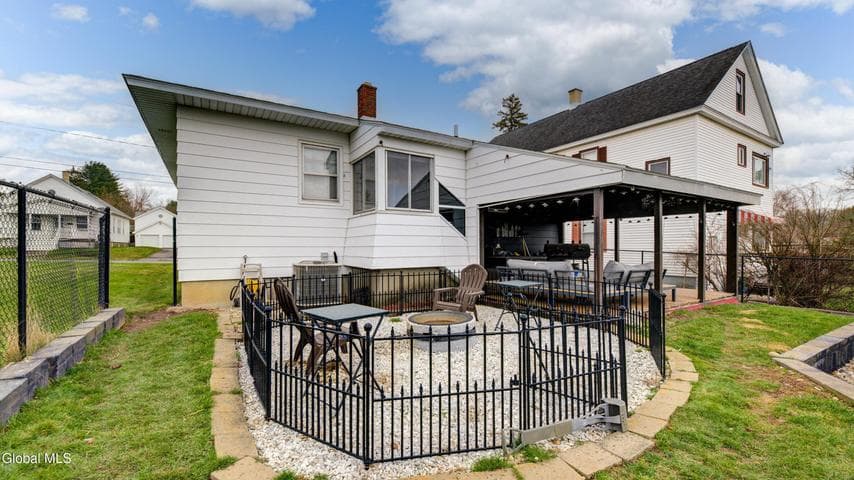 31 Catherine Street, Amsterdam, NY, photo 5