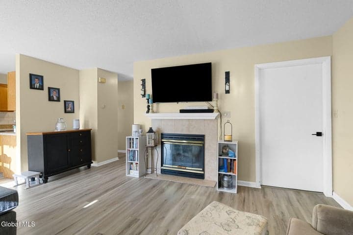 1906 Cambridge Manor Drive, Scotia, NY, photo 5