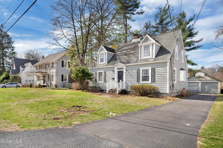 25 Forest Road, Delmar, NY, photo 1