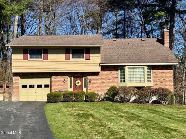 13 Arnold Drive, Clifton Park, NY, photo 1