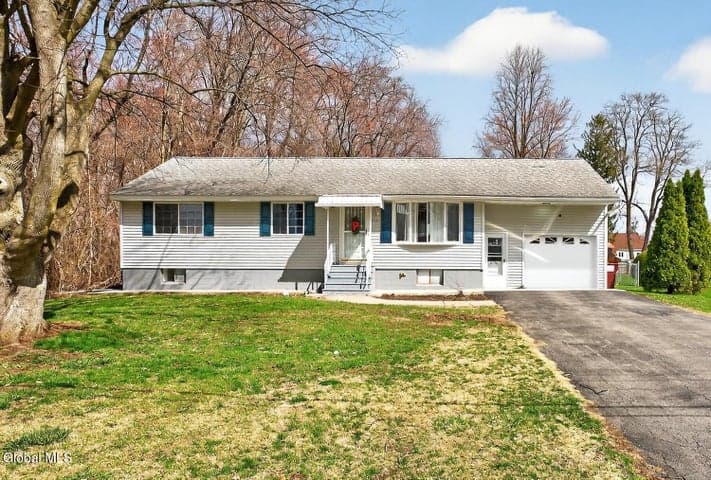 2110 Nahant Street, Rotterdam, NY, photo 1