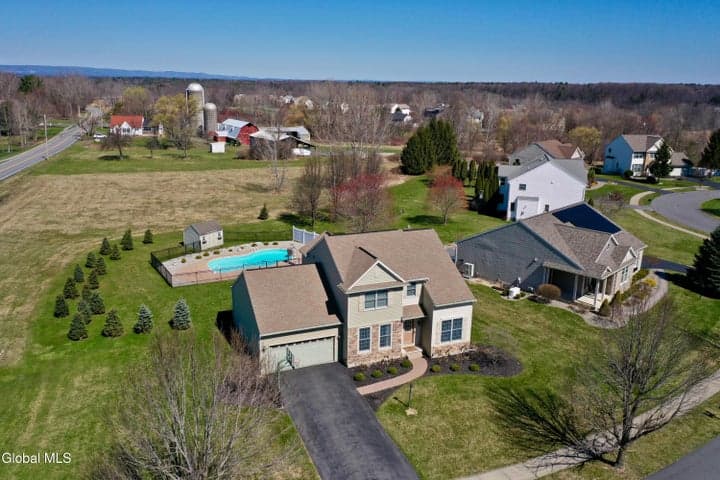 1 Parkway Circle, Malta, NY, photo 3