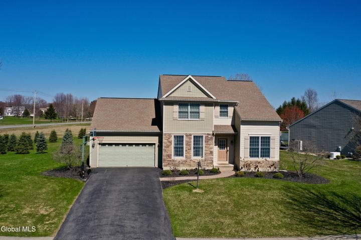 1 Parkway Circle, Malta, NY, photo 1