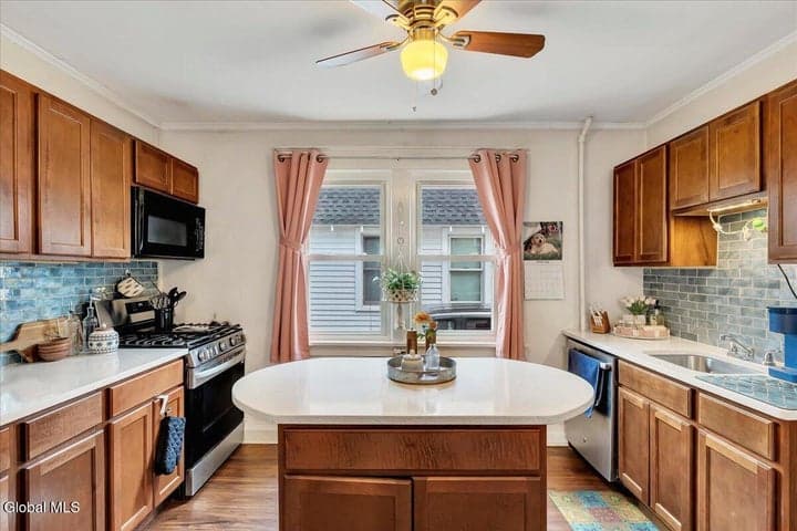 1075 Keyes Avenue, Schenectady, NY, photo 2