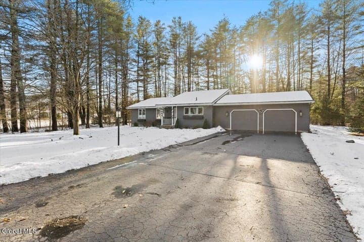 1 Foxhound Run, Saratoga Springs, NY, photo 2