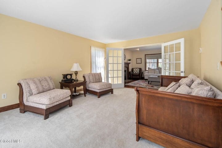 18 Hiawatha Drive, Clifton Park, NY, photo 2