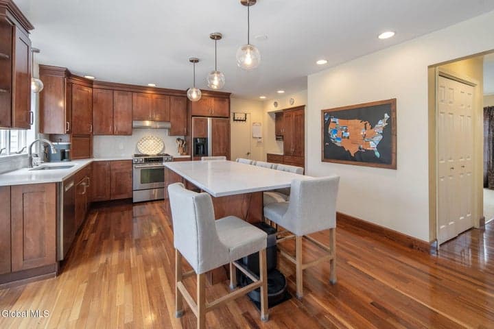 18 Hiawatha Drive, Clifton Park, NY, photo 5