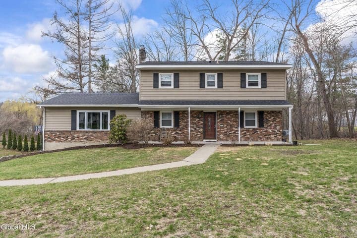 7 Chango Drive, Malta, NY, photo 1