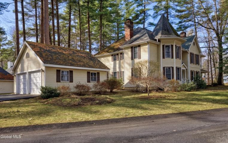 5 Sicada Street, Saratoga Springs, NY, photo 2