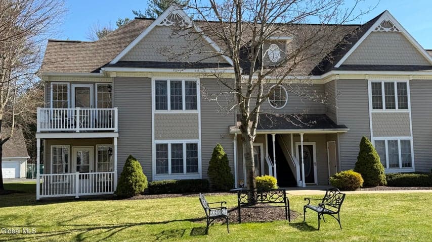 407 Mallards Pond Lane, Guilderland, NY, photo 1