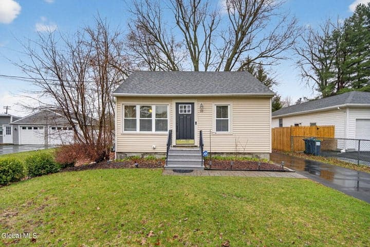 10 Booth Street, Colonie, NY, photo 1