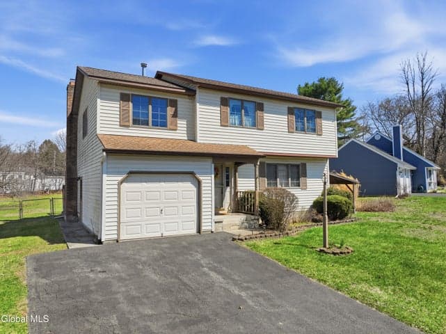 14 Leonard Drive, Colonie, NY, photo 2