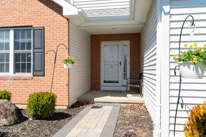 11 Mallard Cove, Malta, NY, photo 2
