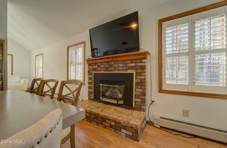 6 Crown Pt., Clifton Park, NY, photo 4