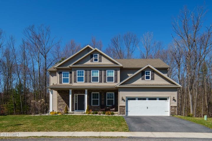 10 Basswood Court, Ballston, NY