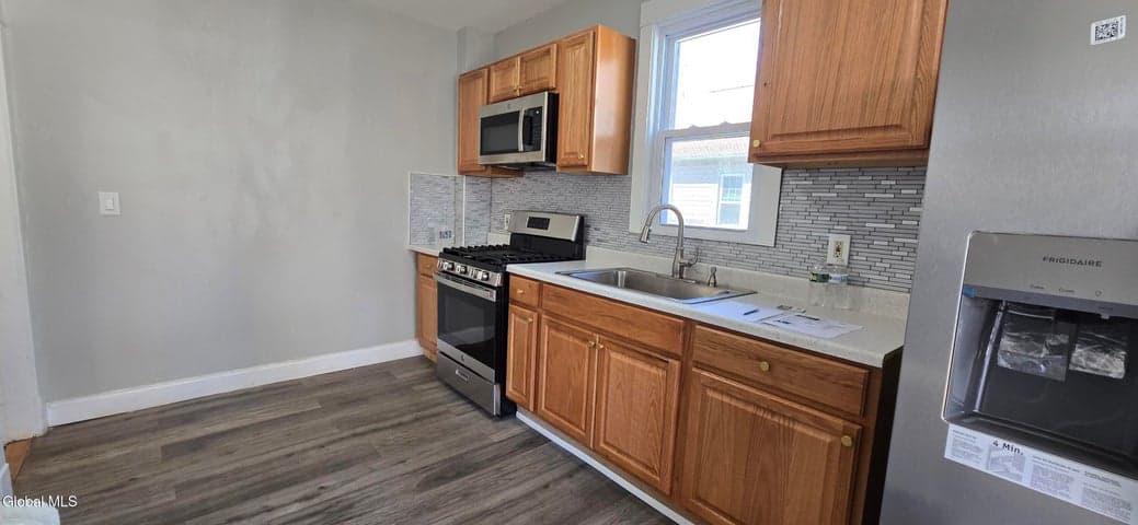 23 Albion Avenue, Albany, NY, photo 5