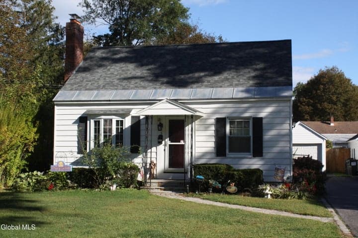 35 Pine Street, Glenville, NY, photo 1