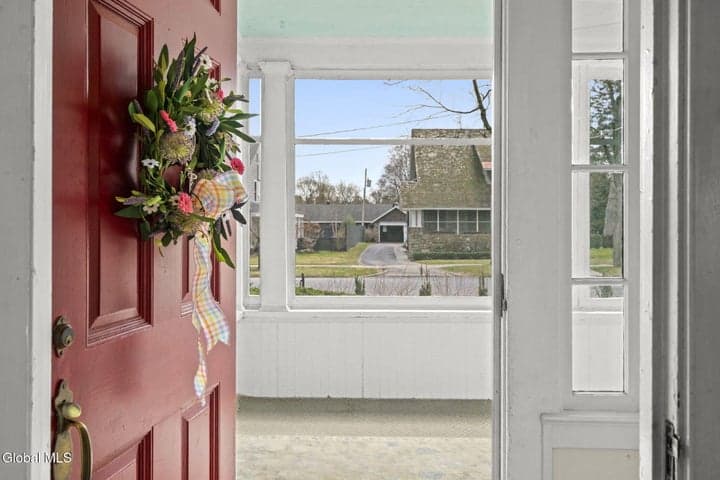 39 Fifth Avenue, Saratoga Springs, NY, photo 3