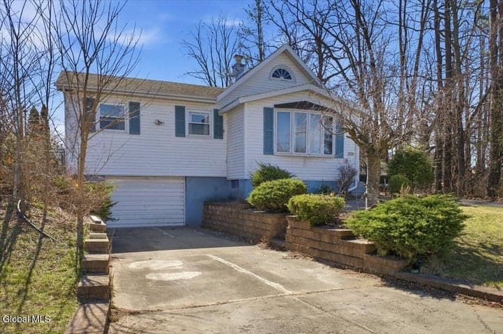 2734 Clyde Avenue, Rotterdam, NY, photo 1