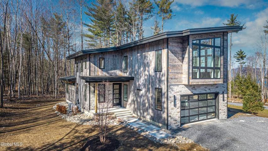 11 S Eagle Ridge, Bolton, NY