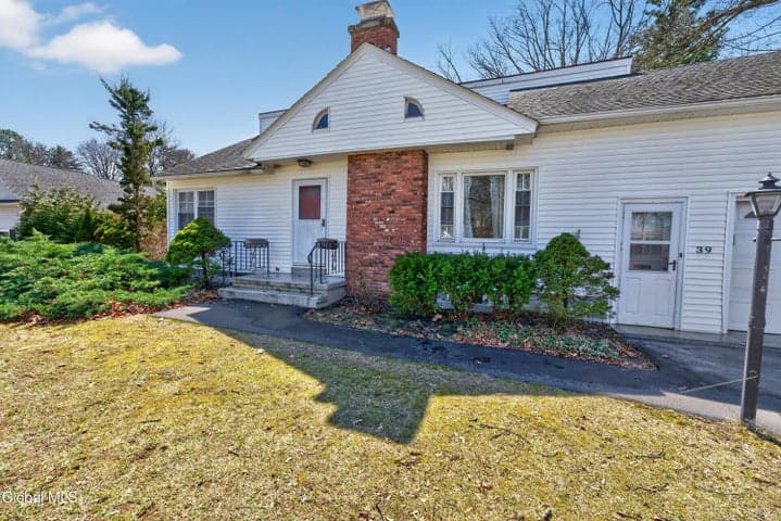 39 E Highland Drive, Guilderland, NY, photo 4