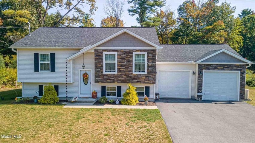43 Country Club Road, Queensbury, NY, photo 1
