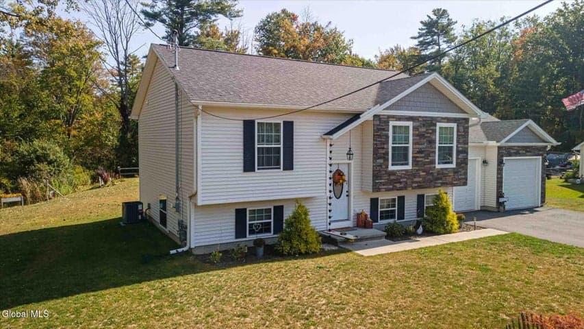 43 Country Club Road, Queensbury, NY, photo 2