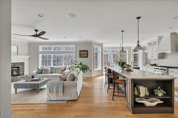 9 Cherry Tree Lane, Saratoga Springs, NY, photo 5