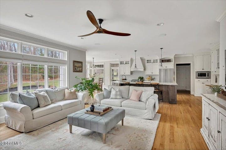 9 Cherry Tree Lane, Saratoga Springs, NY, photo 4