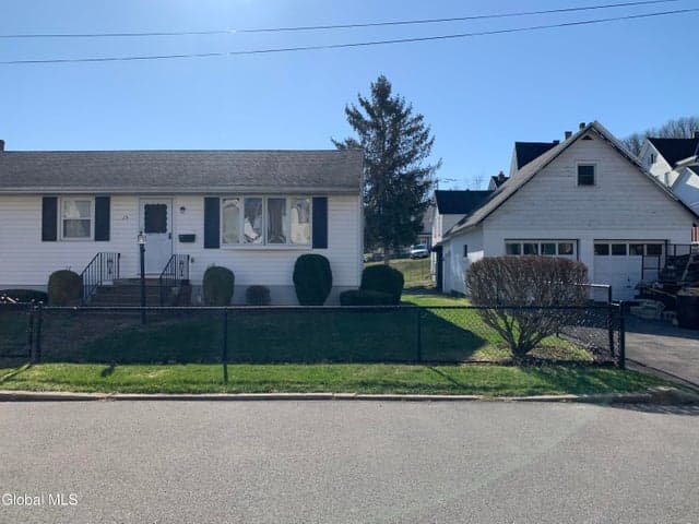 15 Wright Street, Amsterdam, NY, photo 2