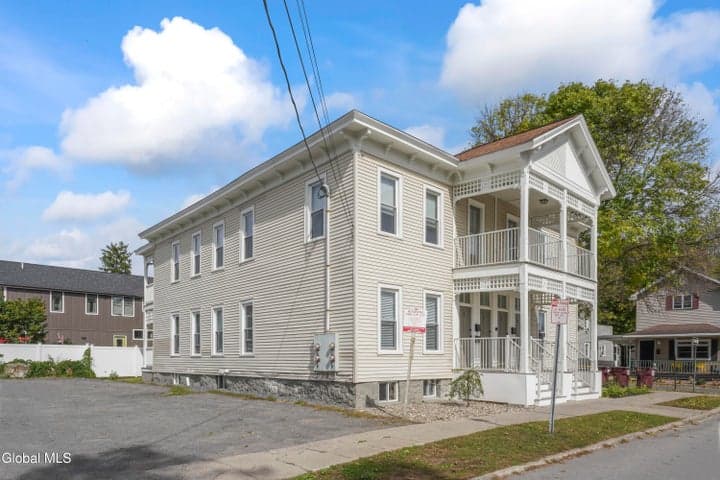 1 Oak Street, Saratoga Springs, NY, photo 4
