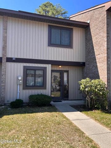 26 Point Of Woods Drive, Albany, NY, photo 1
