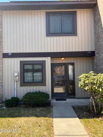 26 Point Of Woods Drive, Albany, NY, photo 3