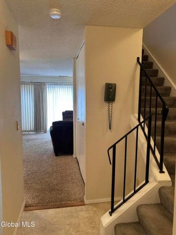 26 Point Of Woods Drive, Albany, NY, photo 4