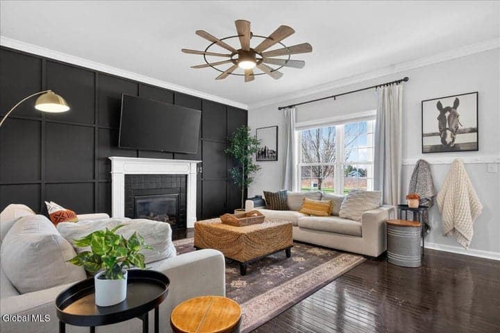 12 Basswood Court, Malta, NY, photo 2