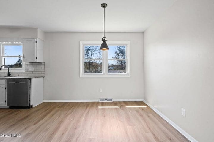 2 Avery Avenue, Colonie, NY, photo 5