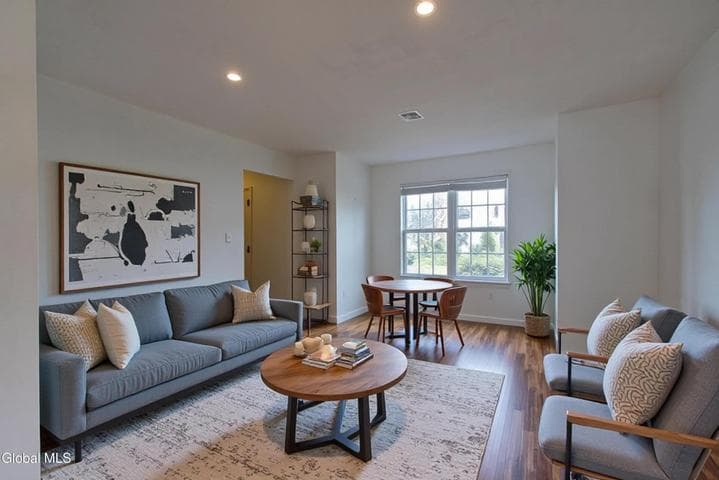 15 Callagan Drive, Saratoga Springs, NY, photo 5