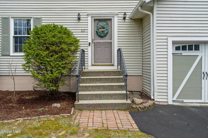 117 Woodin Road, Halfmoon, NY, photo 4